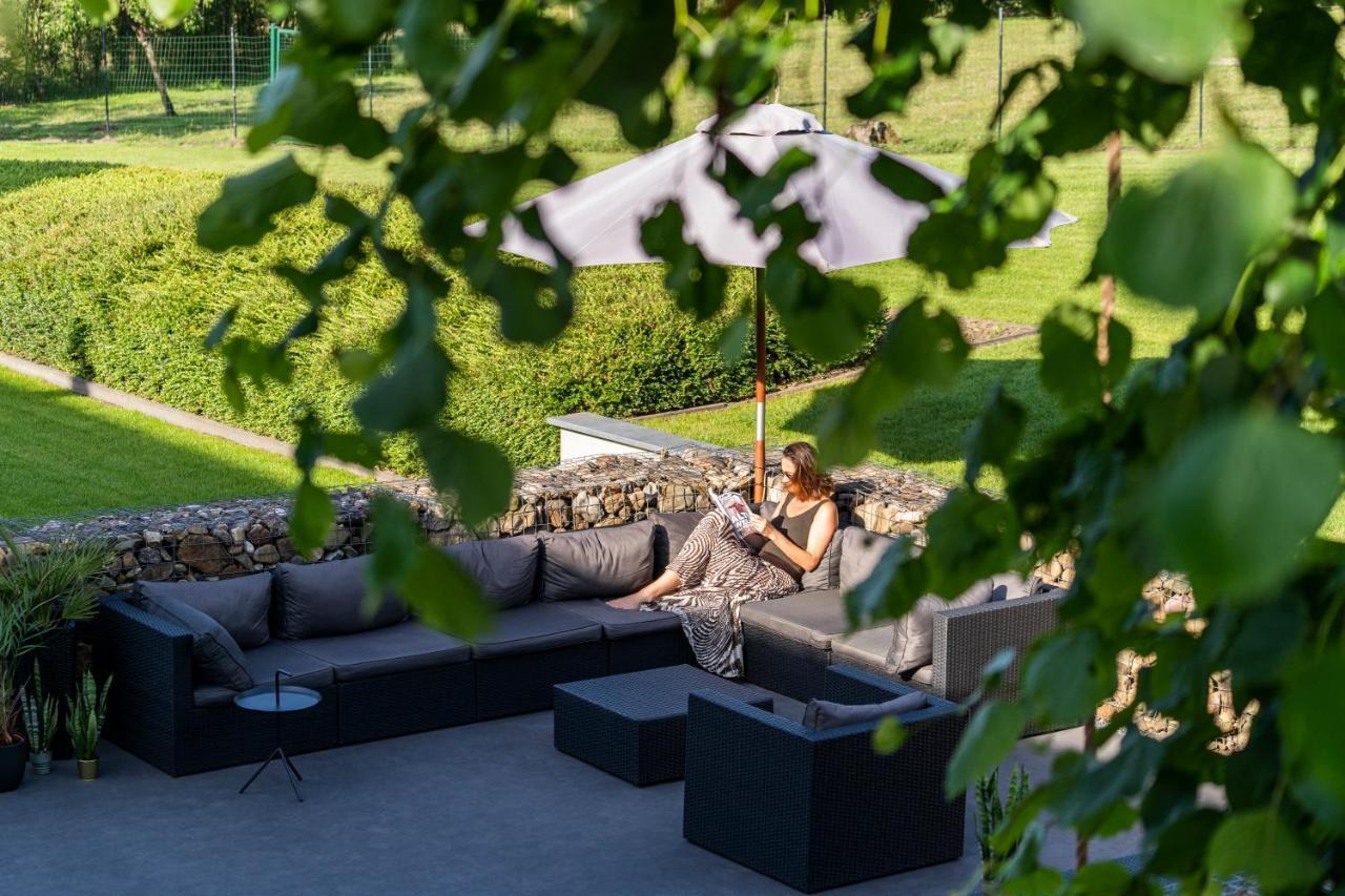 B&B Bed And Beyond Opglabbeek ภายนอก รูปภาพ